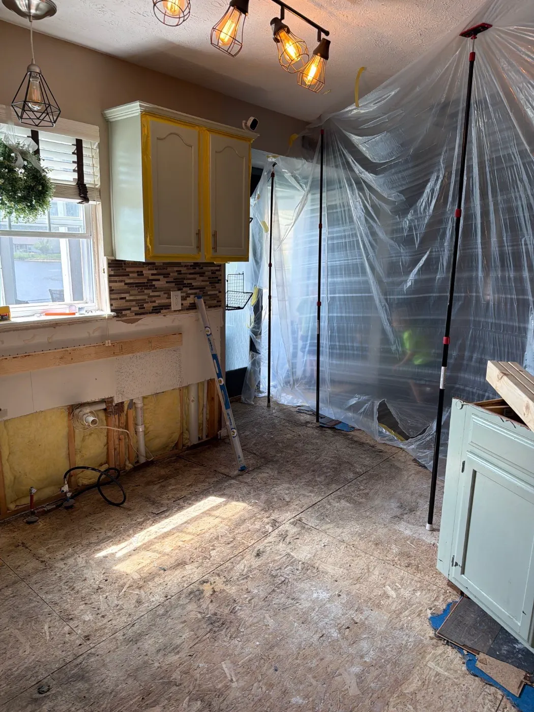 Air movers and dehumidifiers running in Tanglewood Indiana home dry-out